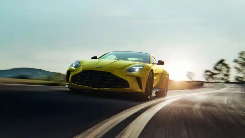 Aston Martin Vantage 2025 specifiche modifiche prezzo